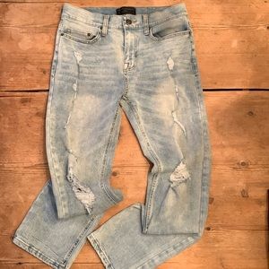No Boundries Distressed Light Wash slim stretch jeans